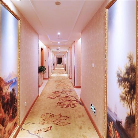 Vienna International Hotel Yantai Changjiang Road Xingyi Square Branch Eksteriør bilde