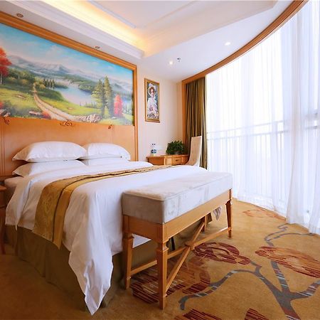 Vienna International Hotel Yantai Changjiang Road Xingyi Square Branch Eksteriør bilde