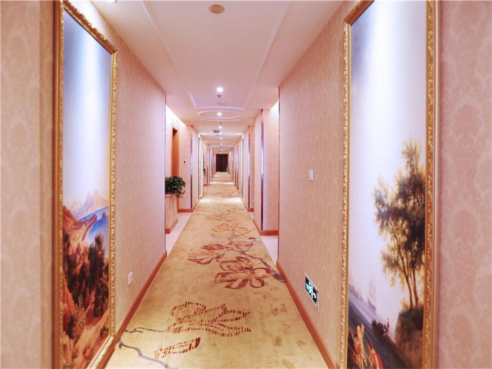Vienna International Hotel Yantai Changjiang Road Xingyi Square Branch Eksteriør bilde