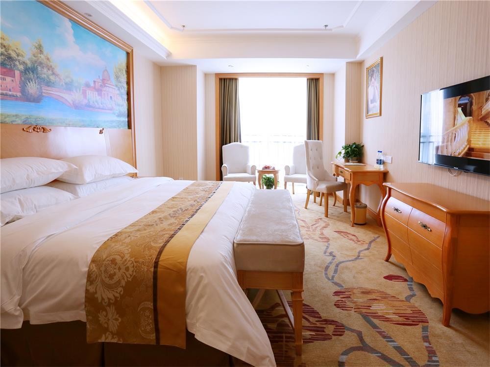 Vienna International Hotel Yantai Changjiang Road Xingyi Square Branch Eksteriør bilde
